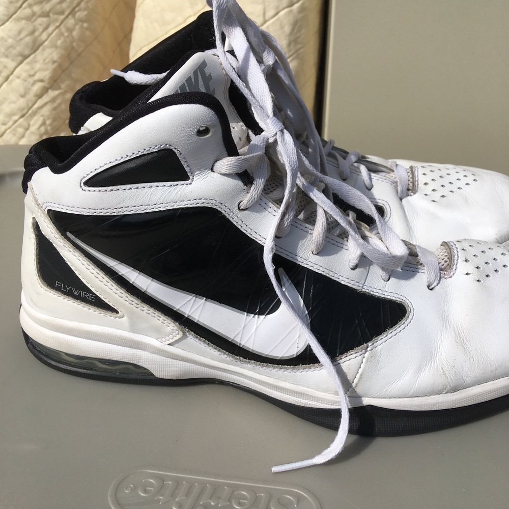 Nike’s fly wire high tops size 11 - Picture 5 of 7